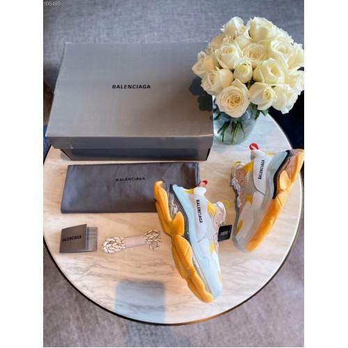 Balenciaga Triple S Sneakers BTSS1322714 